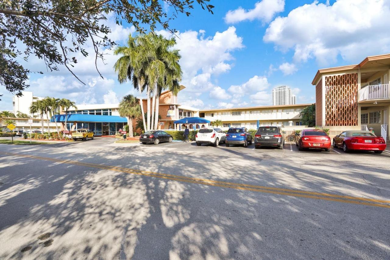 Ferienwohnung Hallandale Gulfstream Pool Walk To The Beach Hallandale Beach Exterior foto
